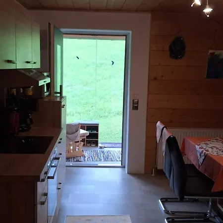 Daire Ingrid Radmer an der Hasel