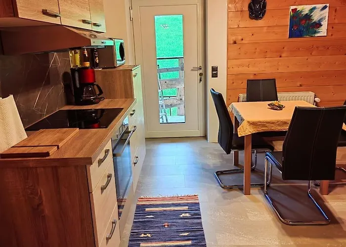 Ingrid Radmer an der Hasel