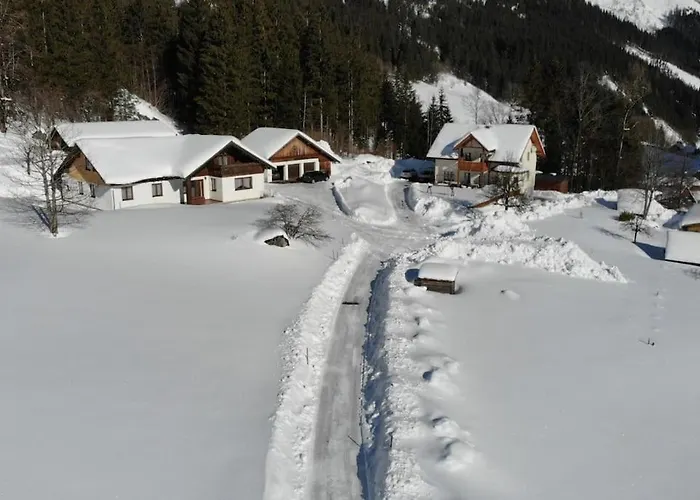 Ingrid Radmer an der Hasel